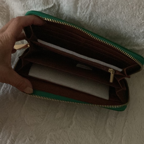 Handle/Crossbody - Picture 7 of 7